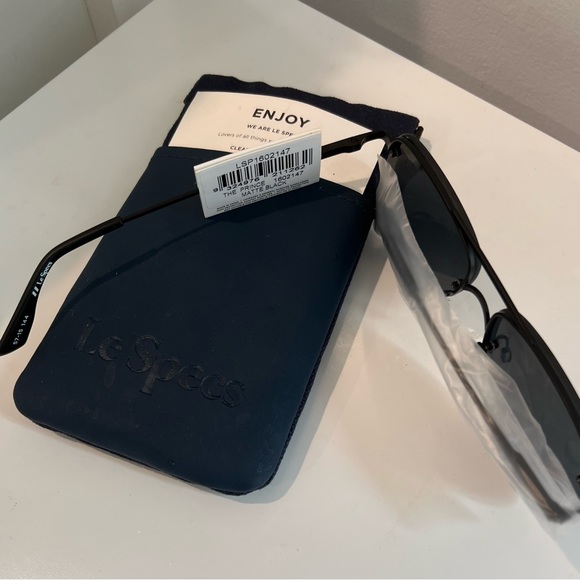 Le Specs new The Prince sunglasses in Matte Black - Picture 6 of 7